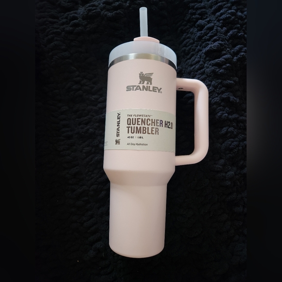 Stanley Quencher 40oz in Bloom - Picture 1 of 4